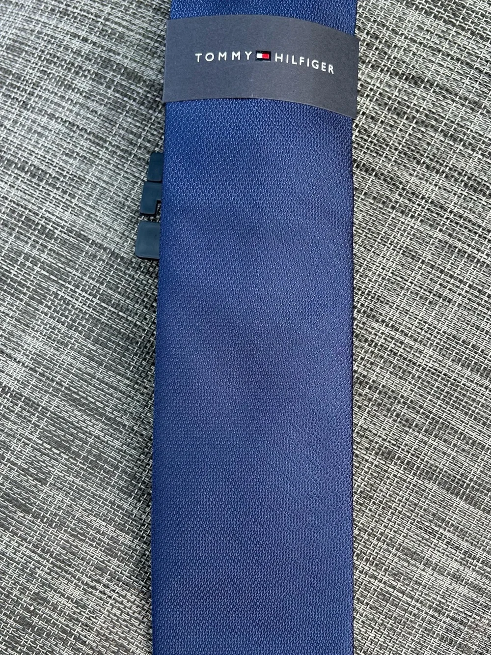 Tommy Hilfiger NWT Blue Herringbone Refined Textured Premium Necktie Quality.